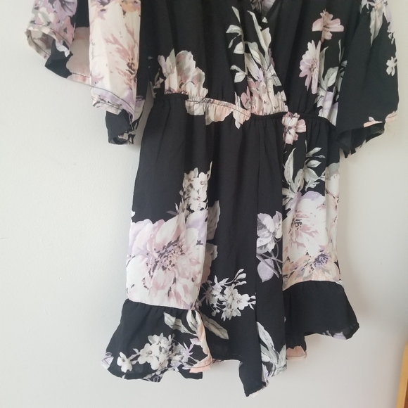 Forever21 Floral Romper - Picture 2 of 4